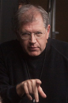 Robert Zemeckis on the set of FLIGHT Robert Zemeckis on the set of FLIGHT
