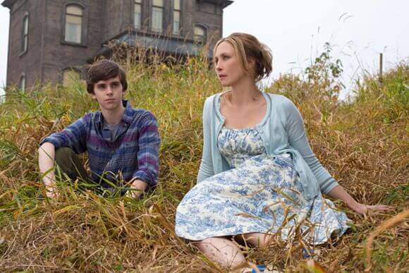 Freddie Highmore and Vera Farmiga in 'Bates Motel' Freddie Highmore and Vera Farmiga in 'Bates Motel'