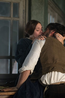 Elizabeth Olsen and Oscar Isaac in Therese Elizabeth Olsen and Oscar Isaac in Therese